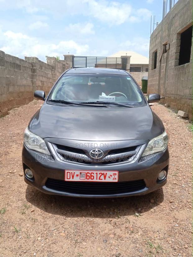 Toyota Corolla LE 4dr Sedan (1.8L 4cyl 4A) 2012 Gray