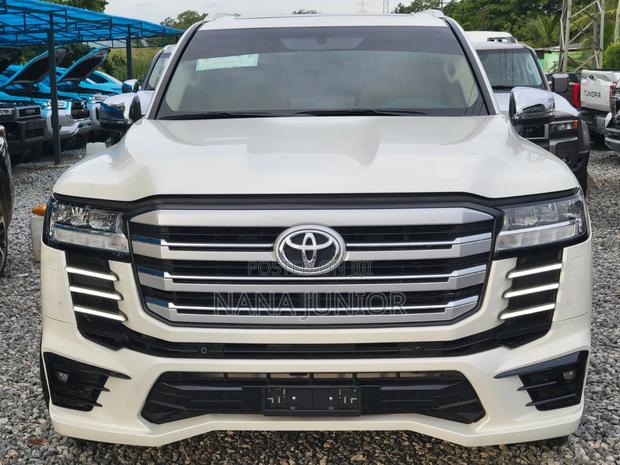 Toyota Land Cruiser 2022 White