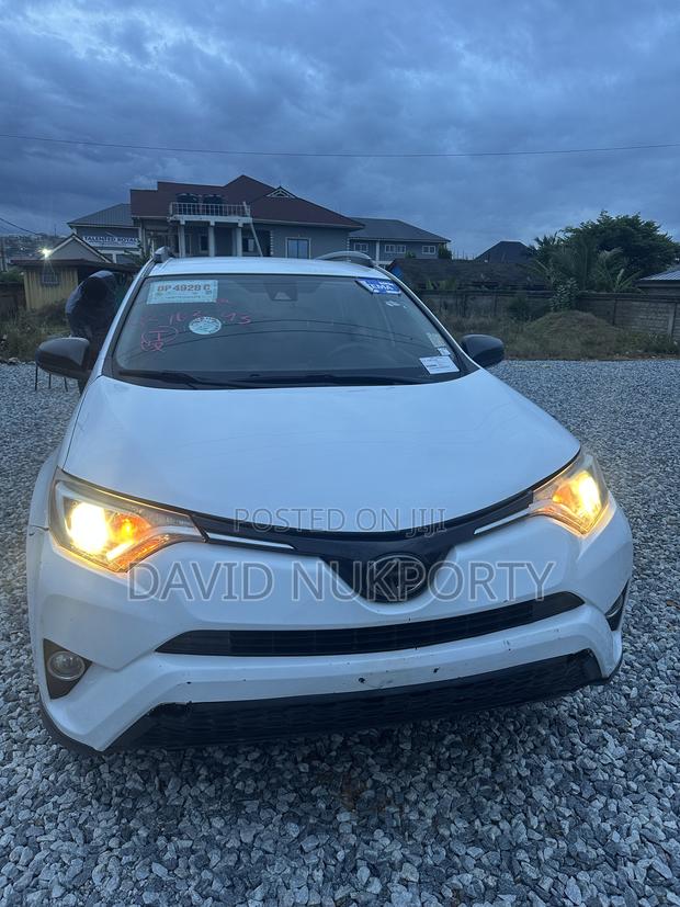 Toyota RAV4 2018 White
