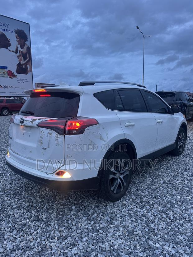 Toyota RAV4 2018 White