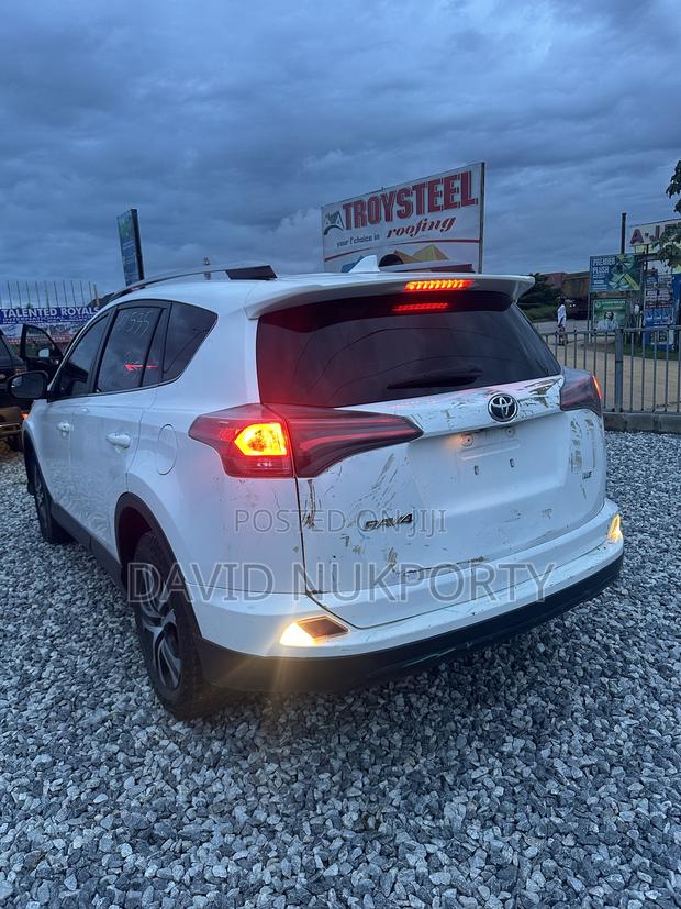 Toyota RAV4 2018 White