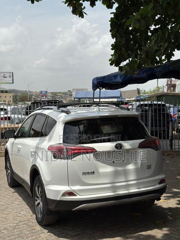 Toyota RAV4 2018 White