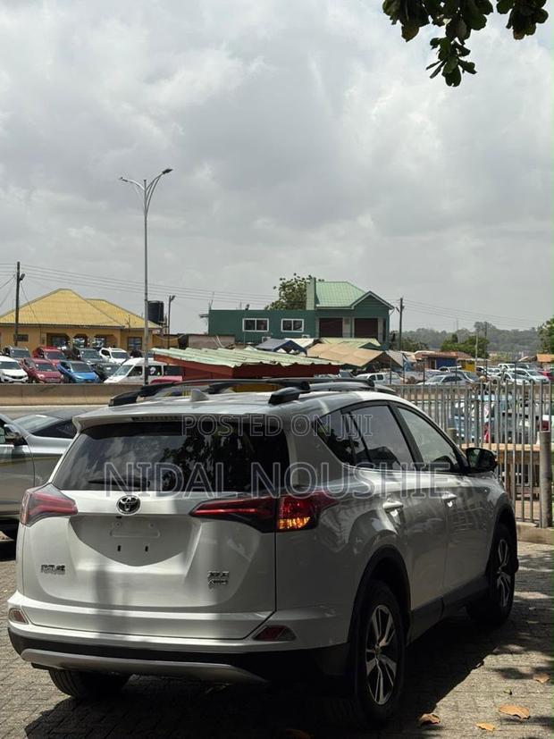 Toyota RAV4 2018 White