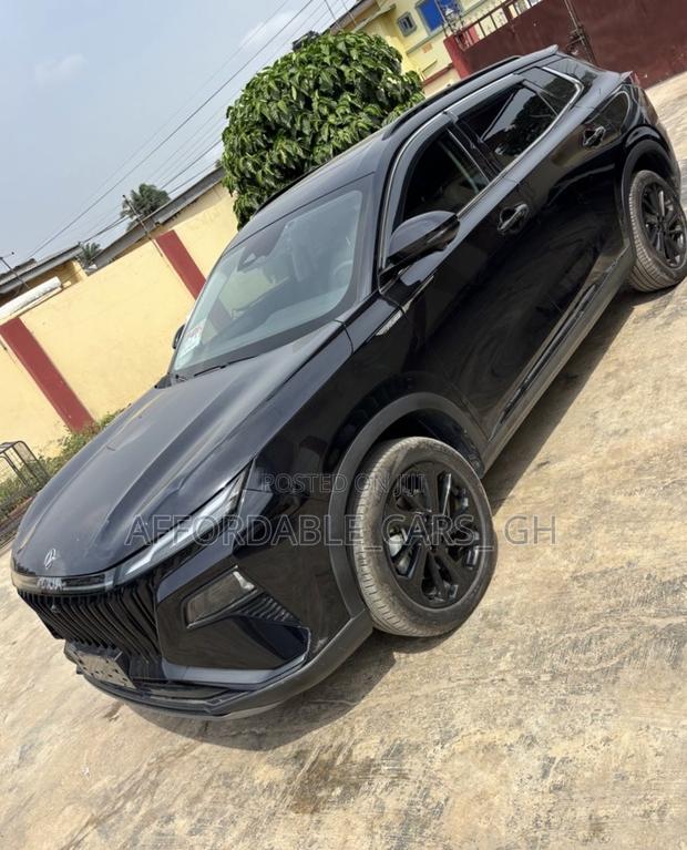 Dongfeng Glory 2023 Black