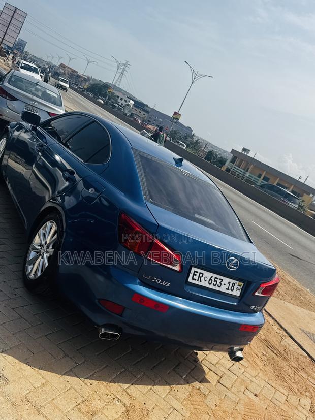 Lexus IS 250 C 2010 Blue