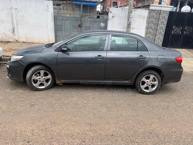 Toyota Corolla 2012 Gray