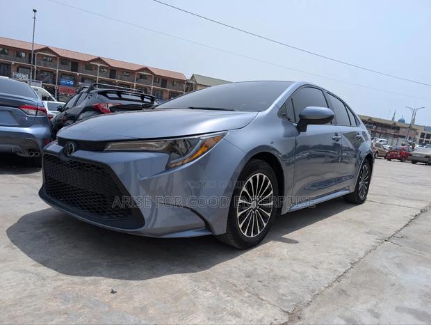 Toyota Corolla LE 2021 Blue