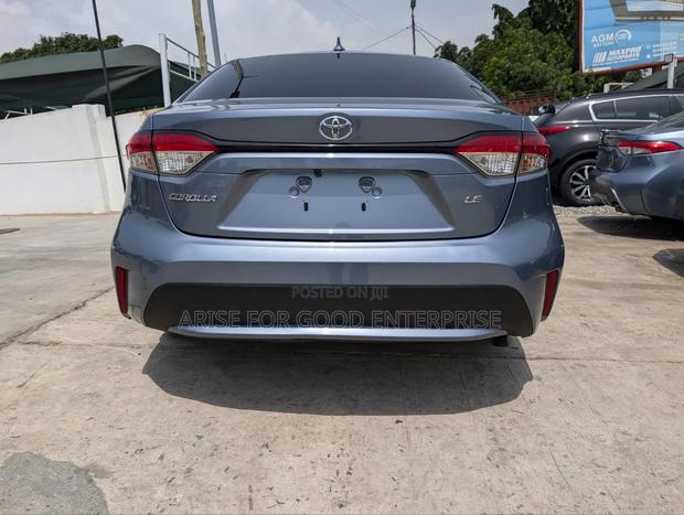 Toyota Corolla LE 2021 Blue