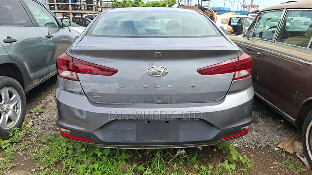 Hyundai Elantra 2019 Gray