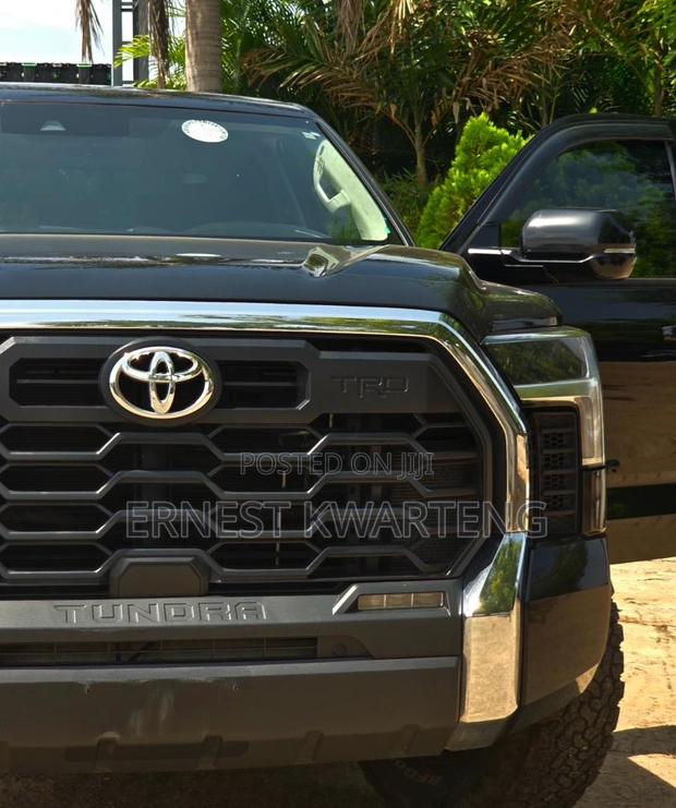 Toyota Tundra 2024 Black