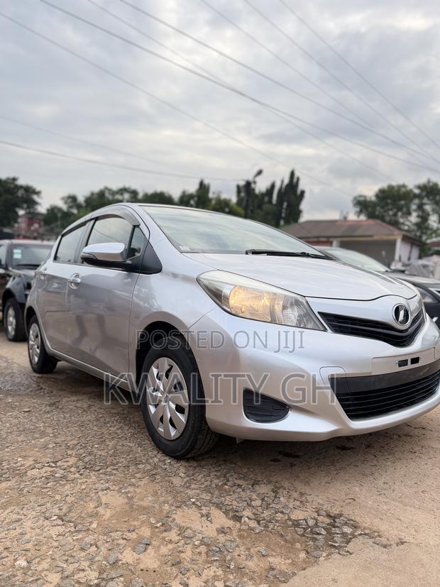 Toyota Vitz 1.3 AWD 3dr 2012 Silver