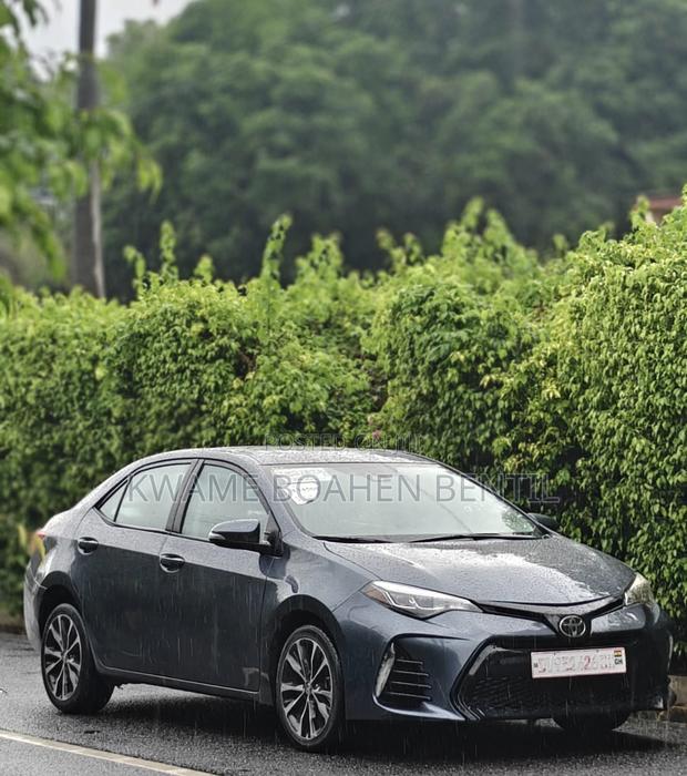 Toyota Corolla XSE (1.8L 4cyl 2A) 2018 Gray