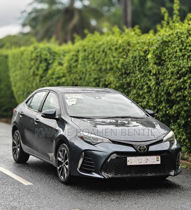 Toyota Corolla XSE (1.8L 4cyl 2A) 2018 Gray