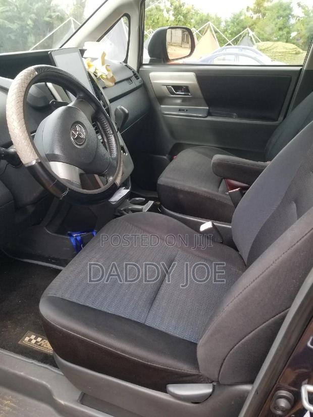 Toyota Voxy 2009 Blue