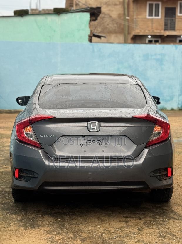 Honda Civic EX 4dr Sedan (2.0L 4cyl) 2017 Gray