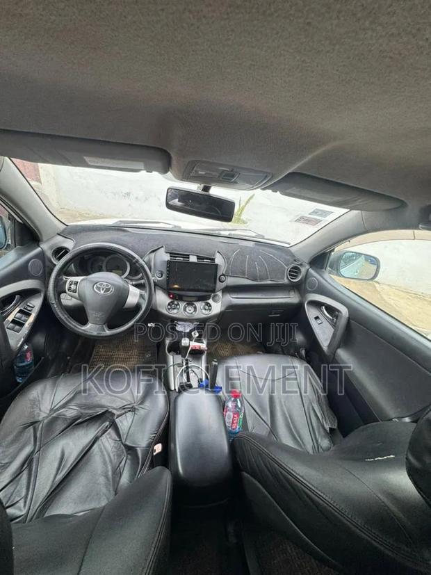 Toyota RAV4 2011 White