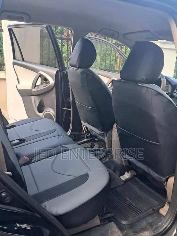 Toyota RAV4 2010 Black