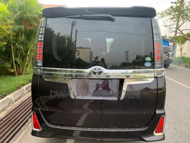 Toyota Voxy SV Premium 2014 Black