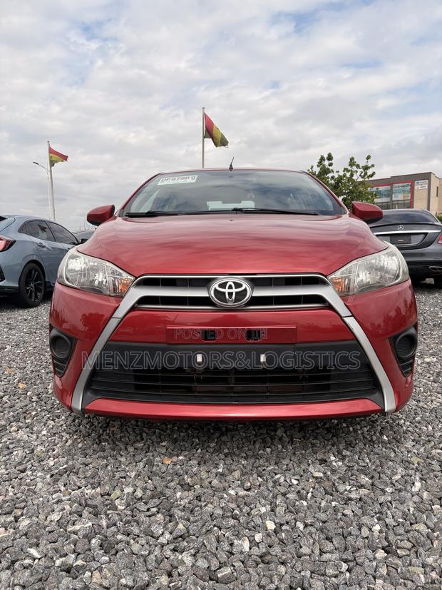 Toyota Yaris L Hatchback 5dr 2015 Red