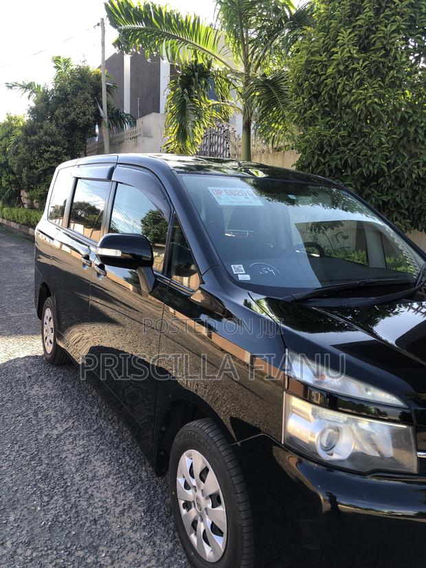 Toyota Voxy 2011 Black