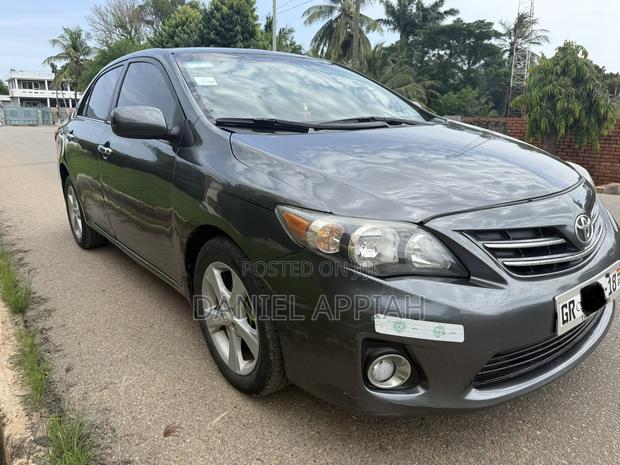 Toyota Corolla 2013 Gray