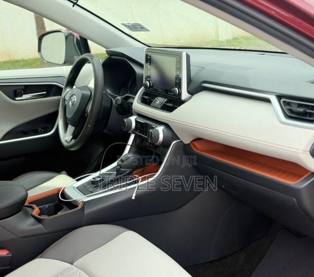 Toyota RAV4 Adventure 2019 Burgundy