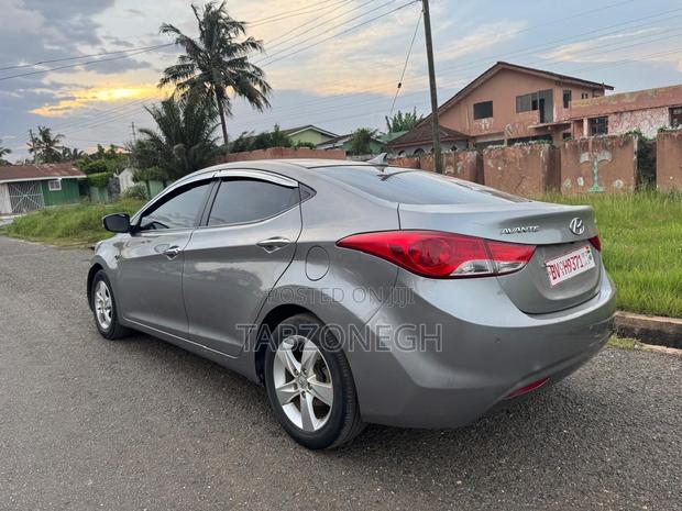 Hyundai Elantra SE 4dr Sedan (1.8L 4cyl 6M) 2014 Silver