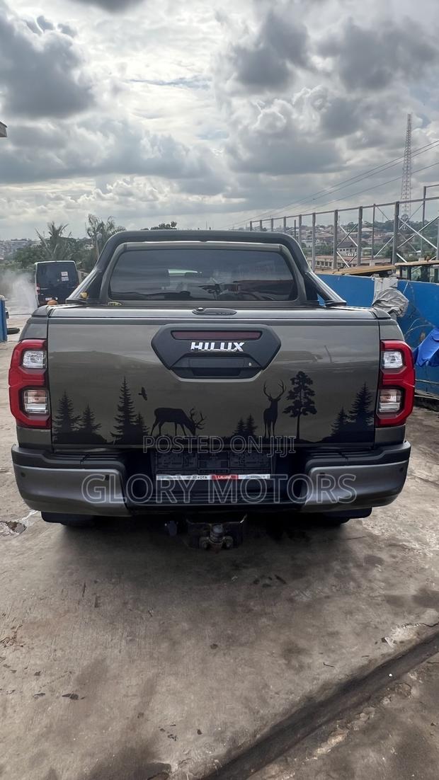 Toyota Hilux Revo Smart Cab Deisel 2.8 RWD 2022 Green