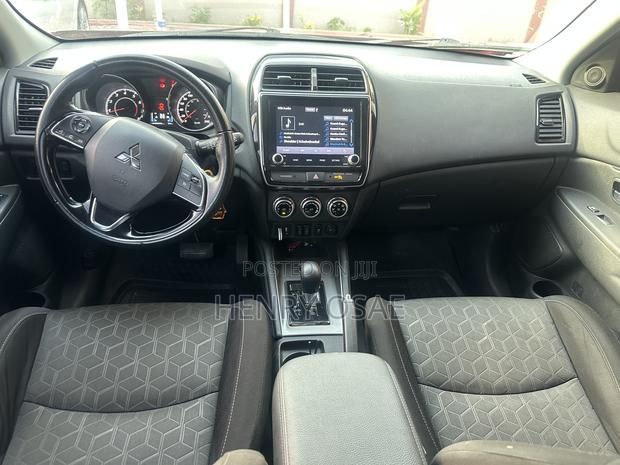 Mitsubishi Outlander 2.0 PHEV AWD 2021 Red