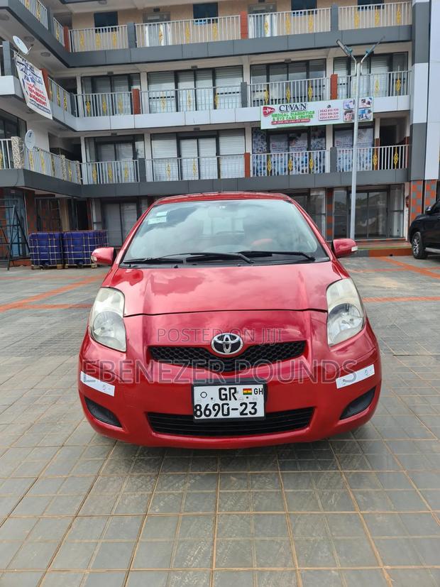 Toyota Vitz 2010 Red