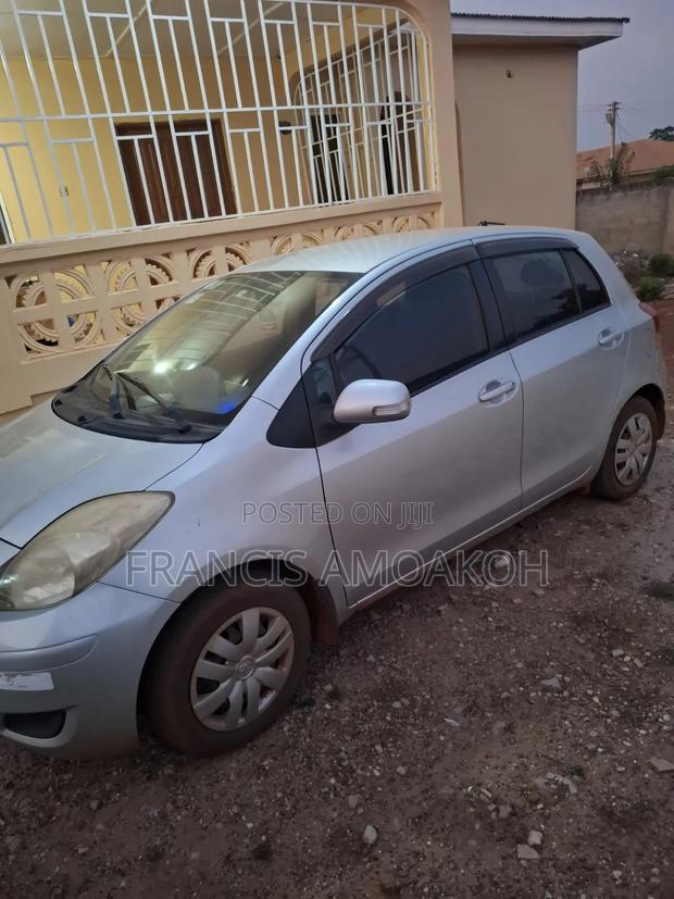 Toyota Vitz 1.0 FWD 5dr 2018 Silver