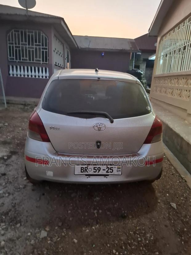 Toyota Vitz 1.0 FWD 5dr 2018 Silver