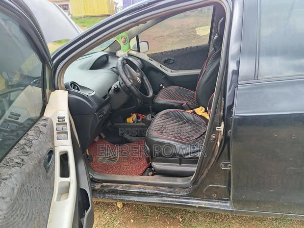 Toyota Vitz 2010 Black
