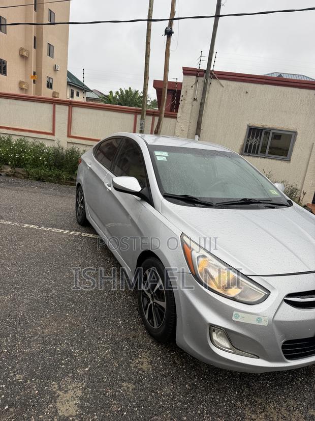 Hyundai Accent SE Sedan 2016 Silver