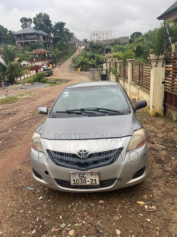 Toyota Belta 2010 Gray