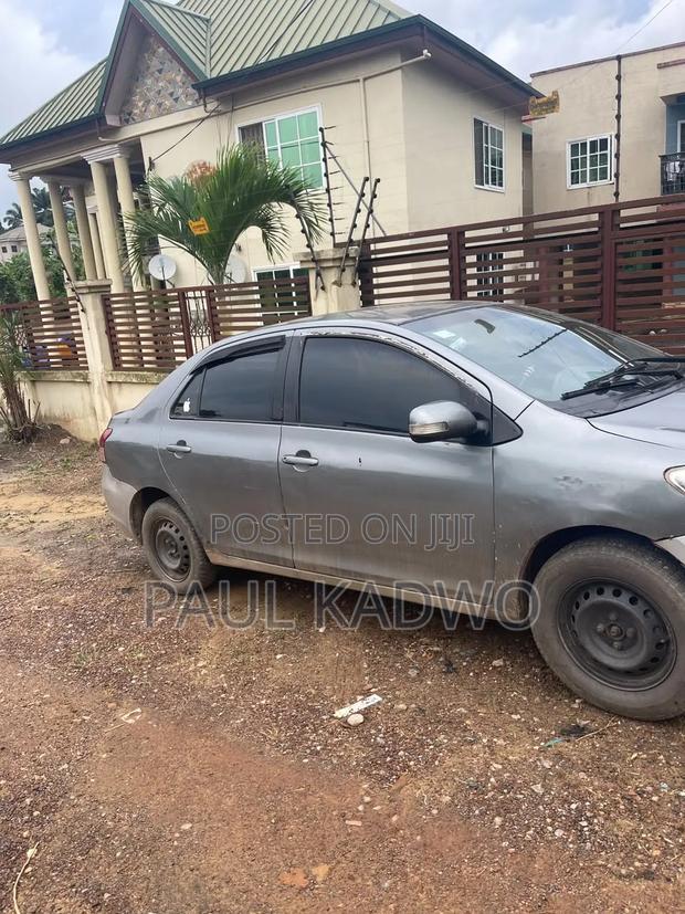 Toyota Belta 2010 Gray