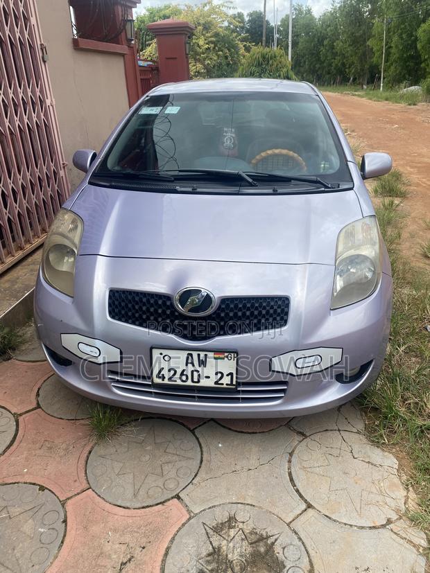 Toyota Vitz 1.3 FWD 3dr 2010 Pearl