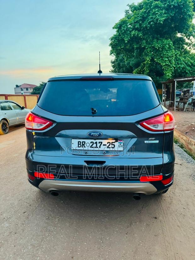 Ford Escape S 4dr SUV (2.5L 4cyl 6A) 2015