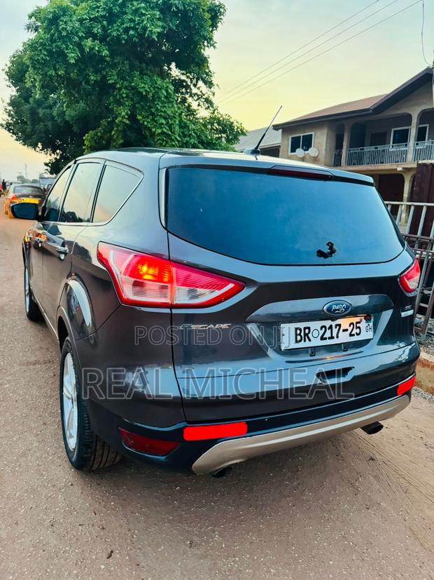 Ford Escape S 4dr SUV (2.5L 4cyl 6A) 2015