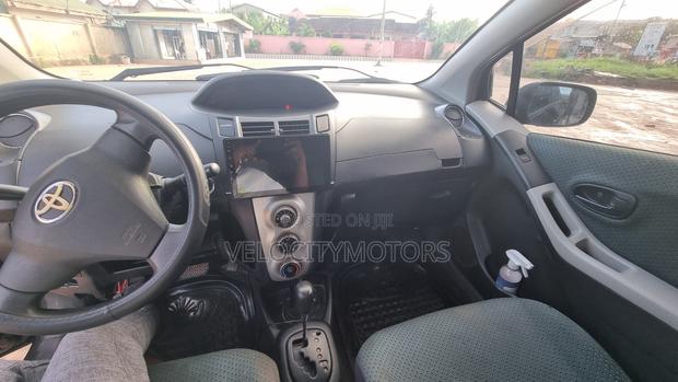 Toyota Vitz 1.3 AWD 5dr 2010 Black