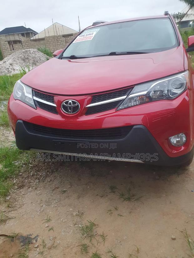 Toyota RAV4 XLE 4dr SUV AWD (2.5L 4cyl 6A) 2015 Red