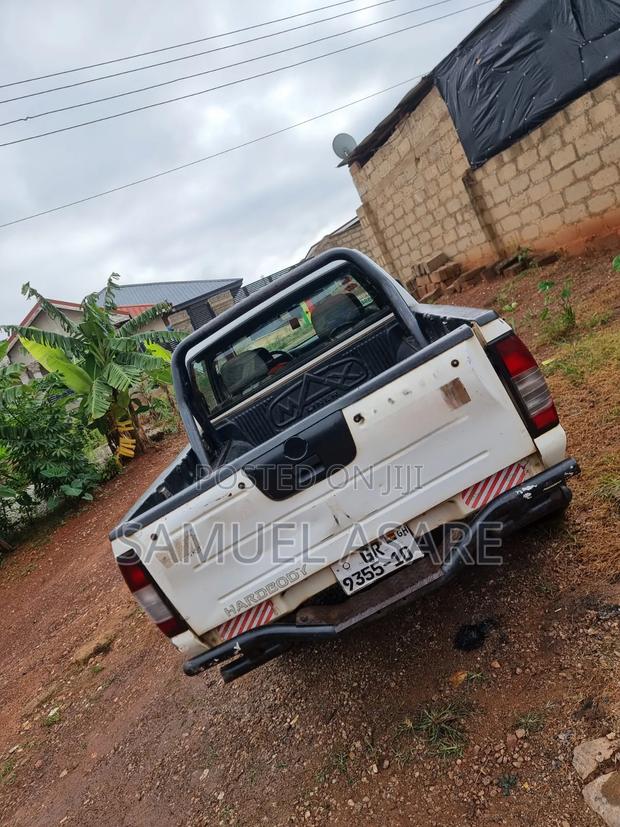 Nissan Hardbody 2009 White
