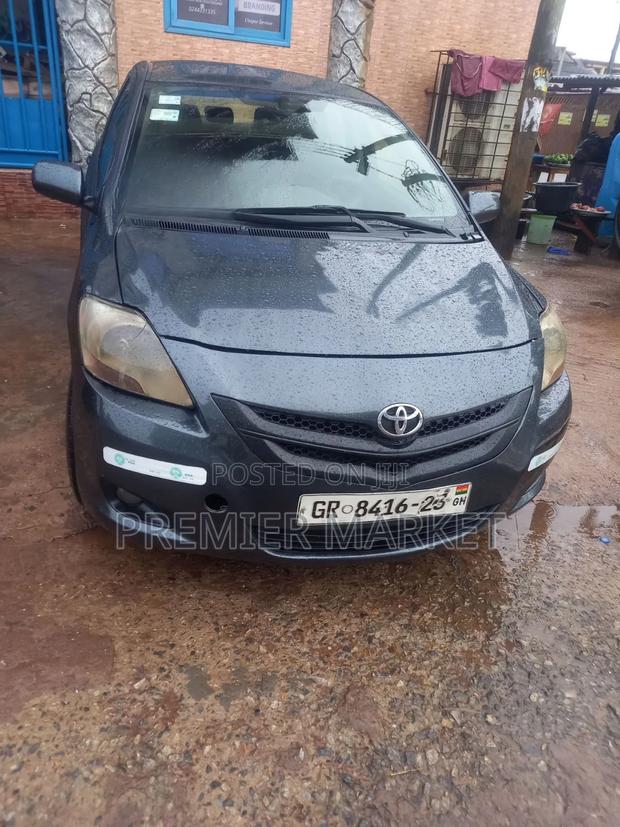 Toyota Yaris 2010 Gray