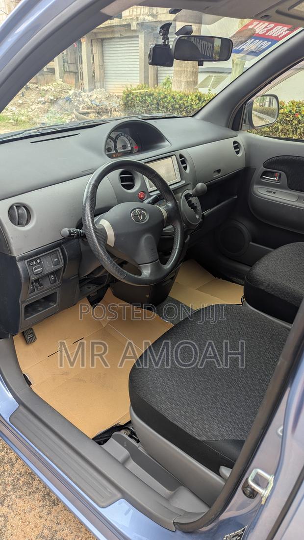 Toyota Sienta 2013 Blue