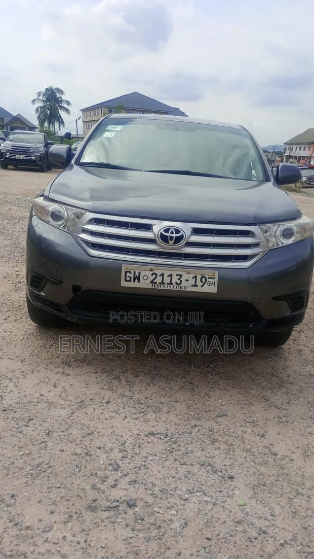 Toyota Highlander 2.7L 2WD 2013 Gray