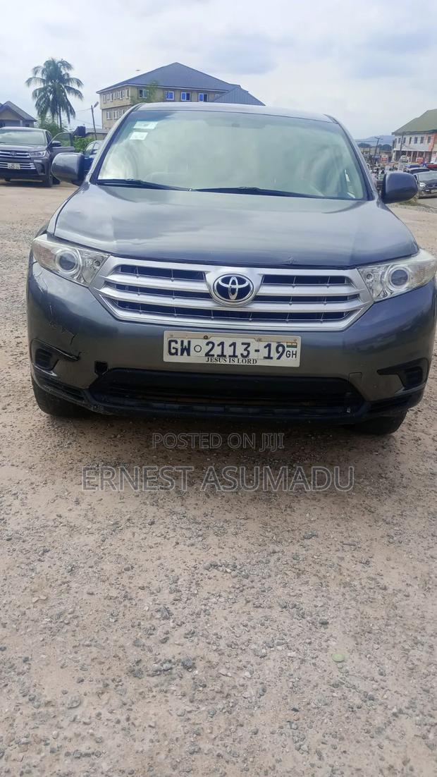Toyota Highlander 2.7L 2WD 2013 Gray