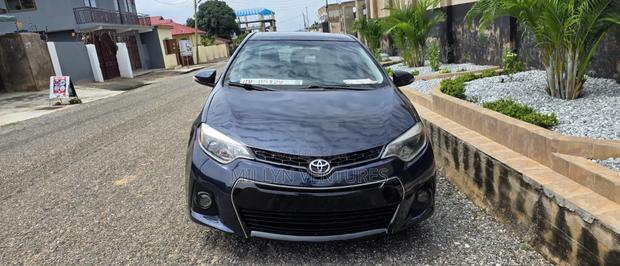 Toyota Corolla 2015 Blue