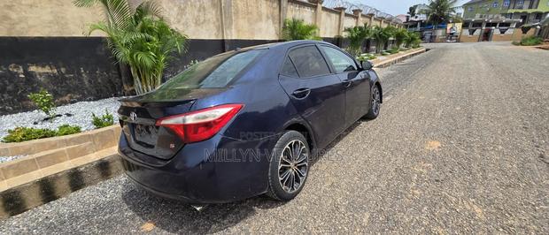 Toyota Corolla 2015 Blue
