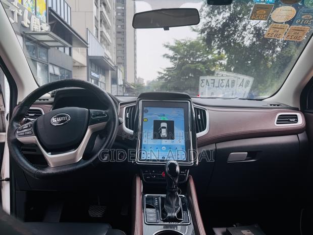 Car 2017 White