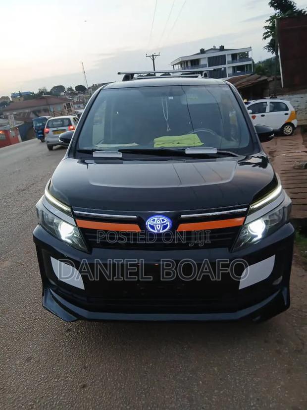 Toyota Voxy SV Premium 2014 Black